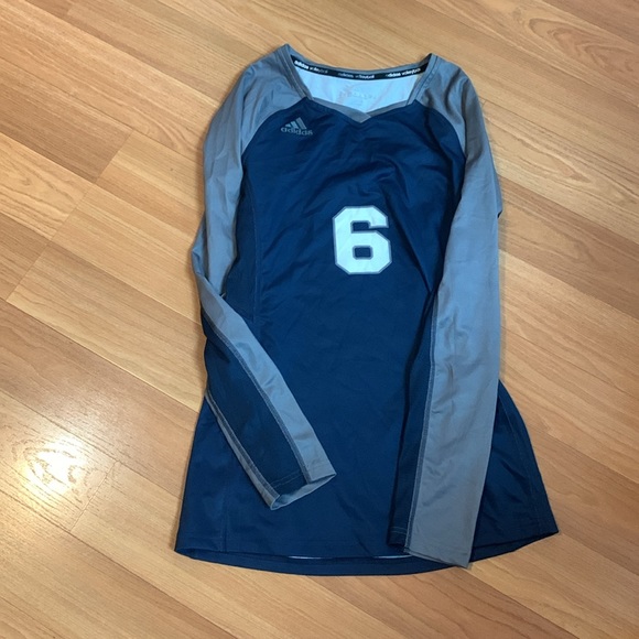 Woman size small lots of three pieces - Picture 10 of 14